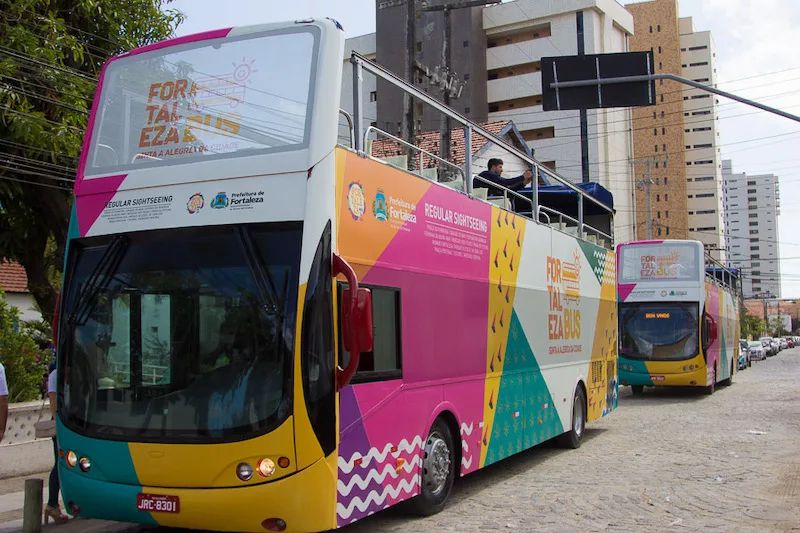 Ônibus turístico FortalezaBus